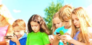 Navigating Technology in a Screen Obsessed World Navigating Technology in a Screen Obsessed World