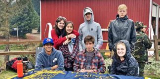 FBLA kicks off March of Dimes FBLA members volunteering at the Regatta Run.