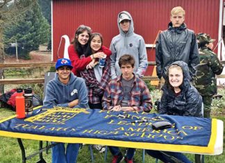 FBLA kicks off March of Dimes FBLA members volunteering at the Regatta Run.