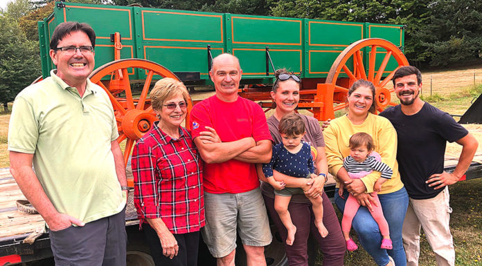 Lee Farms Displays Historic Farm Wagon tualatin historical society, lee farms, lee farms historic farm wagon