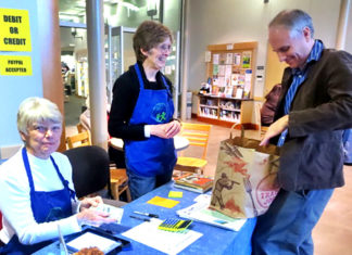 Friends of the Tualatin Library are Looking for Volunteers friends of tualatin library volunteers