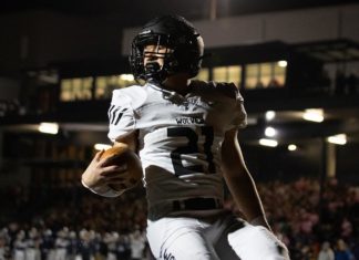 High School Football Gets the Green Light tualatin high school football, Lake Oswego High School,