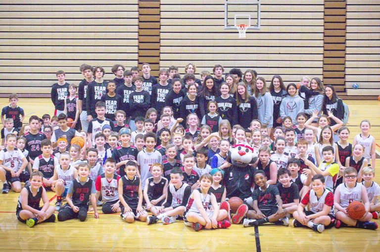 TuHS Hoopers Pay it Forward