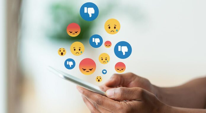 6 Tips for Handling Negative Comments on Social Media