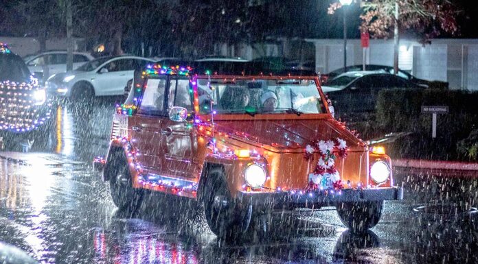 Tualatin Holds First-Ever Holiday Lights Parade
