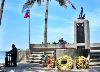 Tualatin Man Aboard Submarine Trapped by Japanese War Ships in Filipino Bay, Had to Leave Anchor to Get Away Safely Monument topped with anchor and chain