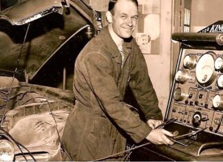 A personal bond with me and Bob Maxwell, our nation’s oldest Medal of Honor recipient and only Medal of Honor recipient who lived in Oregon, developed over a food cooler. Instructor Bob Maxwell at Central Oregon College in Bend, Oregon.