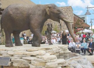 Tualatin Arts Scene Thrives Thanks to Support of Businesses Center Cal Properties for “I Wonder” Mastodon sculpture at Nyberg Rivers Shopping Center, awarded 2015.