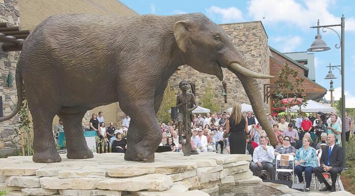 Tualatin Arts Scene Thrives Thanks to Support of Businesses Center Cal Properties for “I Wonder” Mastodon sculpture at Nyberg Rivers Shopping Center, awarded 2015.