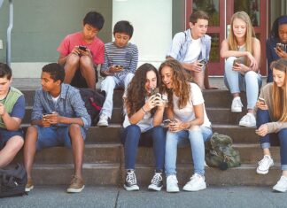 Hazelbrook PSO and Tualatin Together host a screening of ScreenAgers