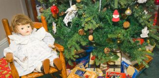 Santa and the Crimsonnaires in One Spot!