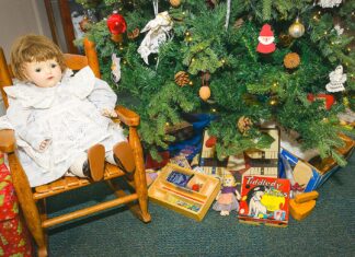 Santa and the Crimsonnaires in One Spot!