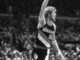 Blazers legend Bill Walton dies at 71