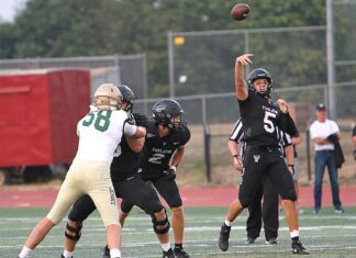 New-look Timberwolves open football season with dominant win