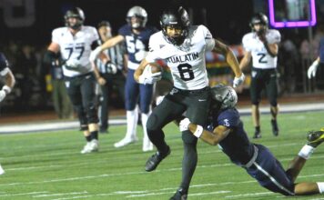 Tualatin football drops Three Rivers League opener to Lake Oswego