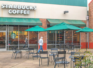 Tualatin Starbucks, Petco to close
