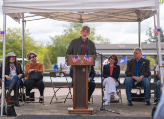 Heartfelt Tualatin Memorial Day ceremony features sacrifice of Gold Star family