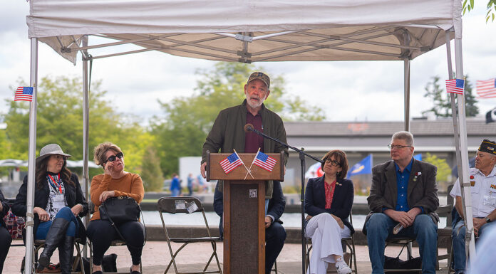 Heartfelt Tualatin Memorial Day ceremony features sacrifice of Gold Star family