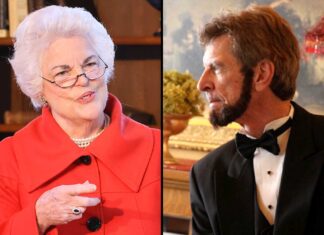 Mask & Mirror Community Theatre hosts Abraham Lincoln and Barbara Bush