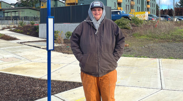 Transit Woes at Plambeck Gardens Fuel Tualatin’s Debate Over Leaving TriMet