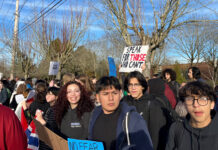 Student walkout at Tualatin High School draws hundreds