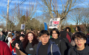 Student walkout at Tualatin High School draws hundreds