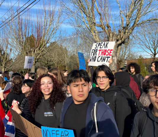 Student walkout at Tualatin High School draws hundreds