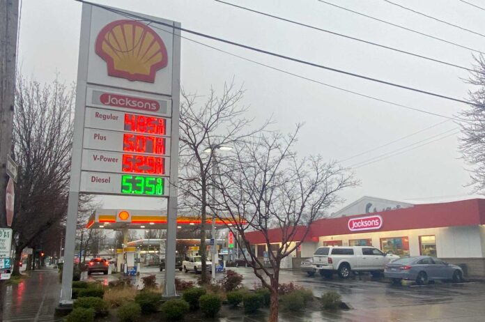A gas station in Portland on March 14, 2022, where a gallon of regular inched towards $5. The Right to Vote on the Gas Tax Political Action Committee in late 2025 successfully collected enough signatures to pause a 2025 transportation law until a referendum. (Photo by Alex Baumhardt/Oregon Capital Chronicle)