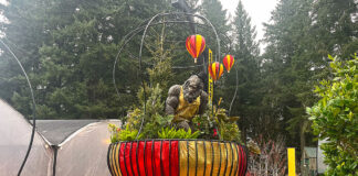 World’s Largest Hanging Garden Basket Unveiled for Spring Equinox The world's largest hanging basket