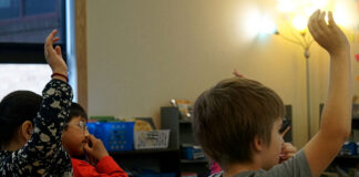 Some Oregon students get years more in school than peers, study finds A second grader at Brooklyn Primary School in Baker City raises his hand during a phonics lesson. Elementary school students in Baker City will get 147 days in school this year, according to data from ECOnorthwest, about 33 days less than kids in most other states, where laws mandate a 180-day school year.