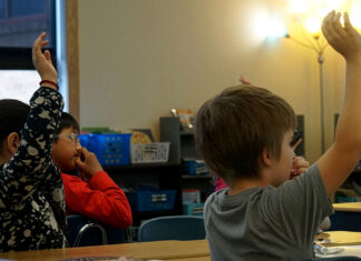 Some Oregon students get years more in school than peers, study finds A second grader at Brooklyn Primary School in Baker City raises his hand during a phonics lesson. Elementary school students in Baker City will get 147 days in school this year, according to data from ECOnorthwest, about 33 days less than kids in most other states, where laws mandate a 180-day school year.