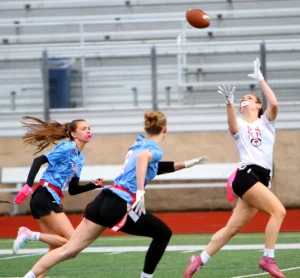 Tualatin sophomore Syndey Murdik tracks a pass in the state title game against South Salem.