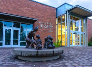‘Very Dismayed’: City Councilors Criticize Washington County While Adopting Library Agreement The Tualatin City Council voted 6-1 to approve a controversial intergovernmental library agreement to secure essential funding. However, city leaders blasted Washington County commissioners for eroding mutual trust through a forced, last-minute rollout