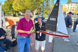 Jim Hansen (T-37) accepting his trophy from Mayor Frank Bubenik.